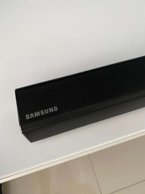 HW-J550 Wireless Soundbar with Wireless Subwoofer (Black)