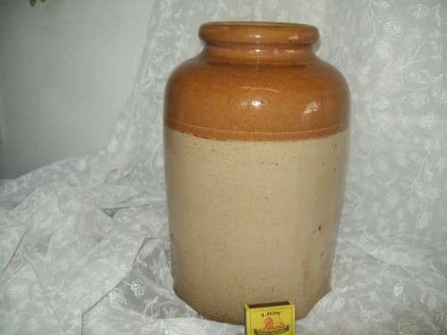 VINTAGE STONEWARE JAR ~ Still in very good condition!!