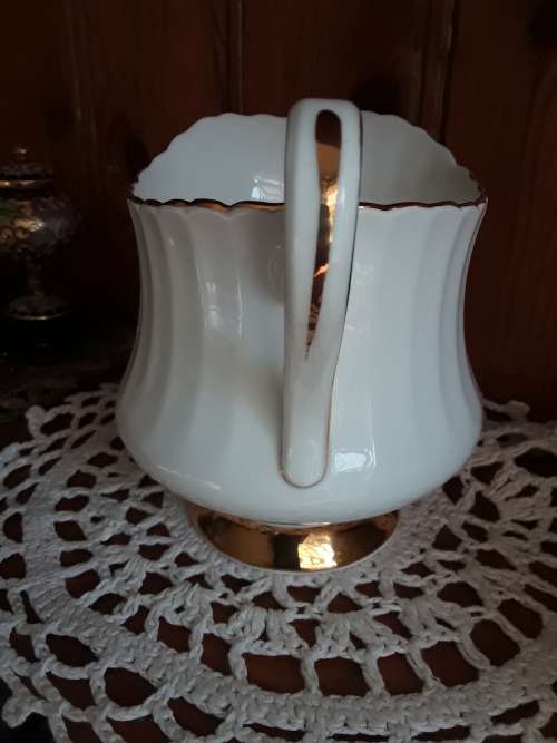 EXQUISITE!! Gold on White PARAGON Creamer & Sugar bowl ~ both 1 price!!