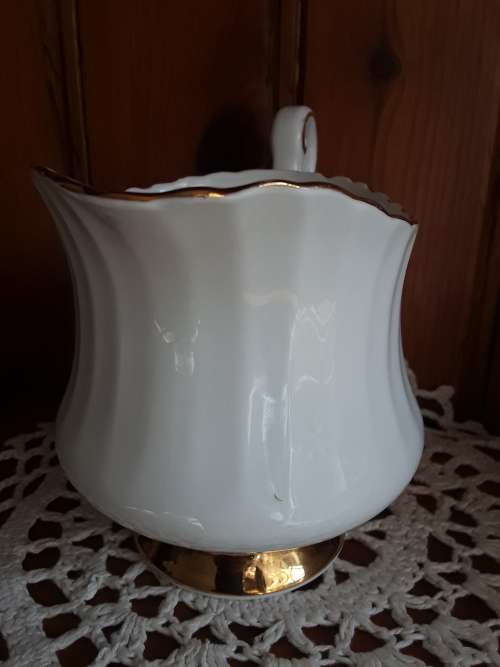 EXQUISITE!! Gold on White PARAGON Creamer & Sugar bowl ~ both 1 price!!