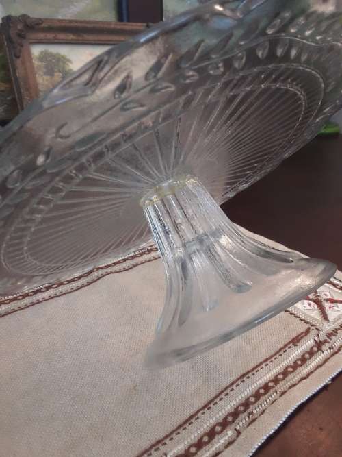 BEAUTIFUL!! Vintage GLASS CAKE STAND!!