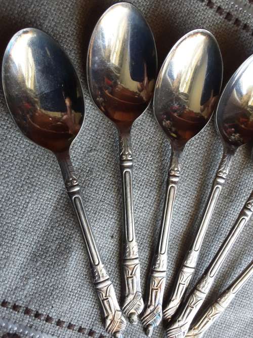 FANTASTIC!! 6 vintage *APOSTLE TEASPOONS* ~ 1 Bid!!