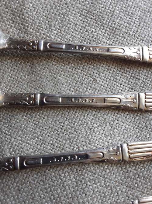 FANTASTIC!! 6 vintage *APOSTLE TEASPOONS* ~ 1 Bid!!