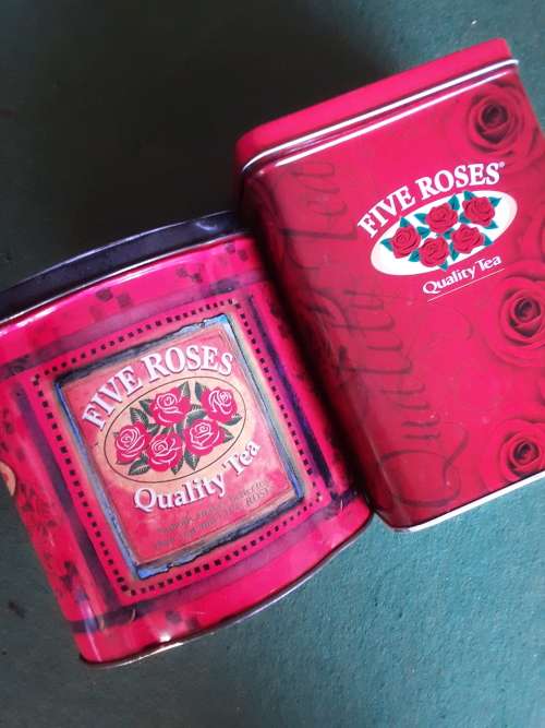 Fab!! 2 lovely VINTAGE  5*ROSES* Tea Tins!! Both 1 Bid!!