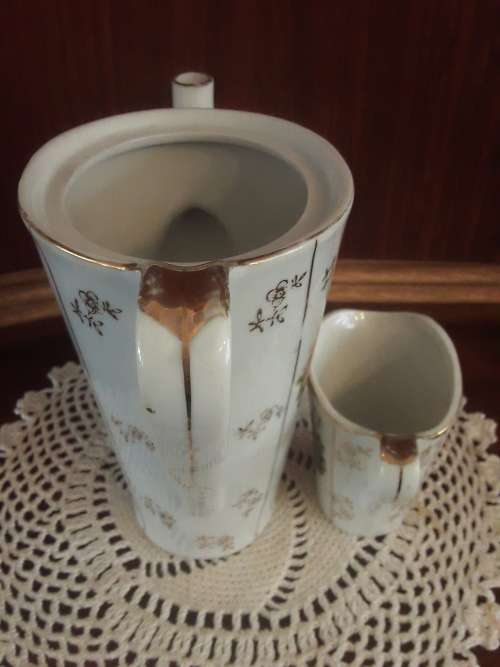 BEAUTIFUL!! Vintage porcelain Coffee Pot and Creamer + 1 Free!!