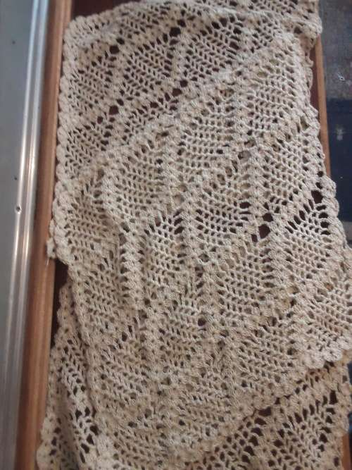 JOBLOT 2 ~ LOVELY!! 9 Vintage Beige *CROCHET* doilies! 1 Bid!!