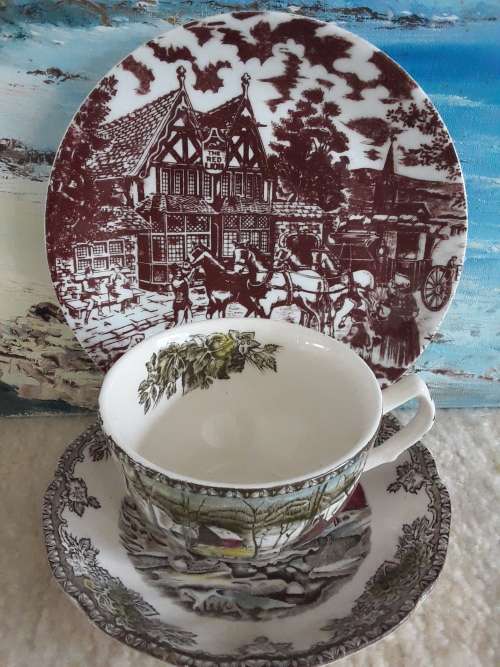 LOVELY!! vintage *TEA DUO* + sideplate ~ All 1 Bid!