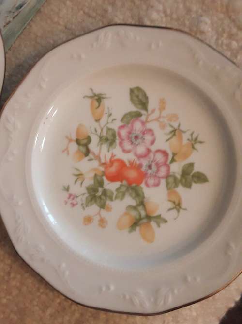 2 Prestigious Vintage *HUGENOT ROYALE* Sideplates *Excellent condition! ~ 1 Bid!!