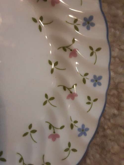 2 Pretty vintage *MELODY* Porcelain Cakeplates by Johnson Bros. *Excellent condition! ~ 1 Bid!!