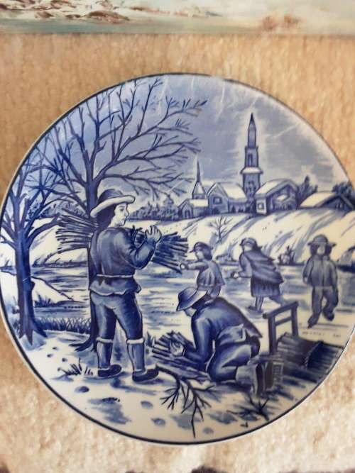 GENUINE vintage *KROON DELFT* Blue + White Wall Plates ~ 2 available ~ Bid per plate!!