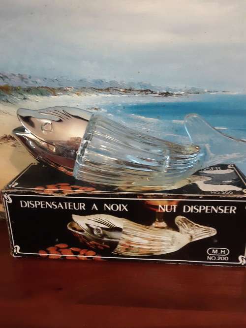 FAB! Vintage fish shaped *NUT DISPENSER* Excellent condition!