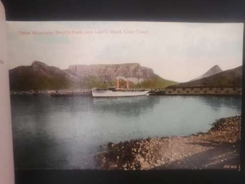 Vintage Postcard booklet by Valentine. 12 Coloured cards of Cape Town. Cards as new