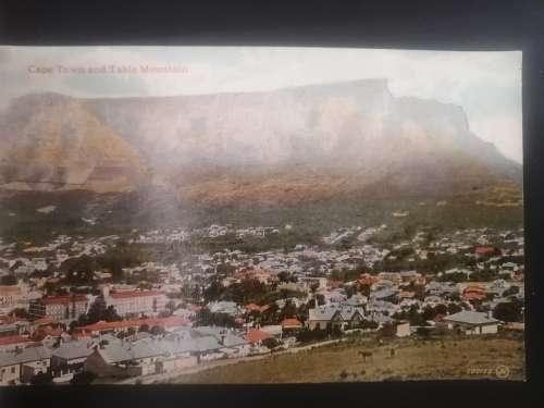 Vintage Postcard booklet by Valentine. 12 Coloured cards of Cape Town. Cards as new
