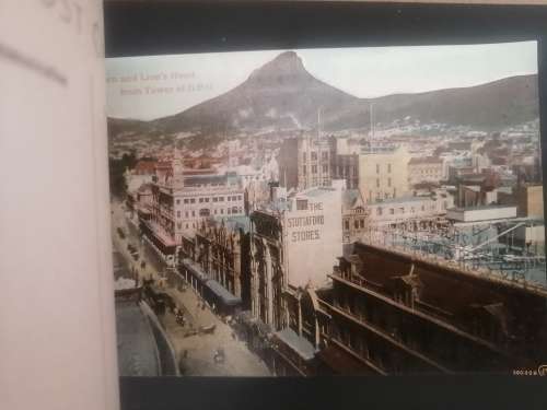 Vintage Postcard booklet by Valentine. 12 Coloured cards of Cape Town. Cards as new