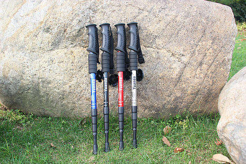 2(pcs) Pair of Hiking Trekking AntiShock Walking Stick Pole Retractable Adjustable R/W