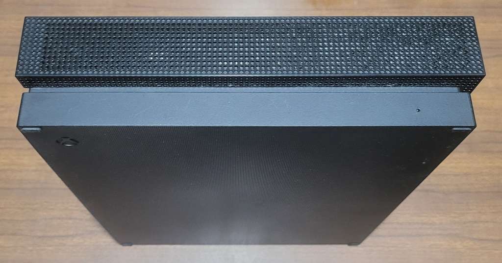 Xbox One X Console With Cables, 1 Controller and 6 Games