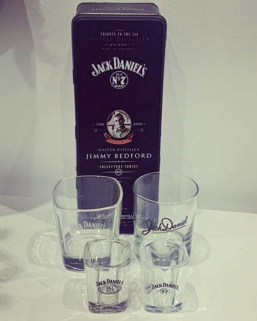 High Quality Whiskey Tots & Tumblers - Jack Daniels Branded  - With Limited Edition 750ml Tin