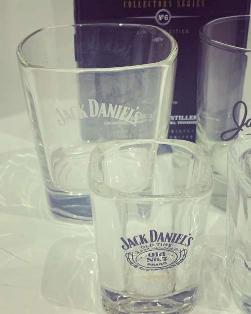 High Quality Whiskey Tots & Tumblers - Jack Daniels Branded  - With Limited Edition 750ml Tin