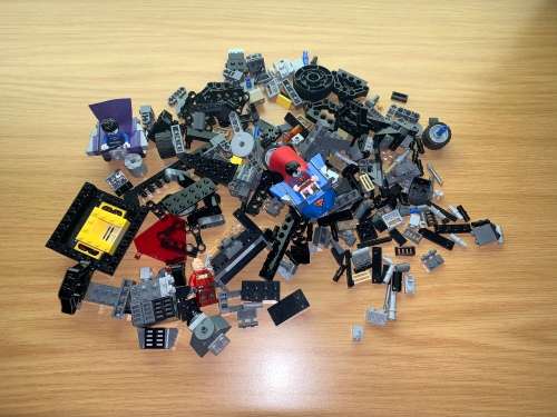 Lot Of Original LEGO Pieces - Including Superman Minifigures - R1 Start