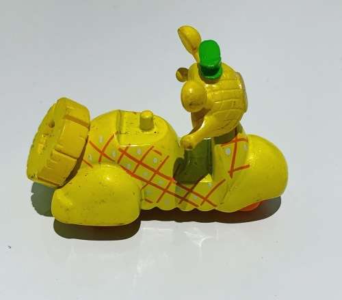 Collectible Sanrio DieCast - HelloKitty - Dazzle Dash Maru Pineapple Scooter