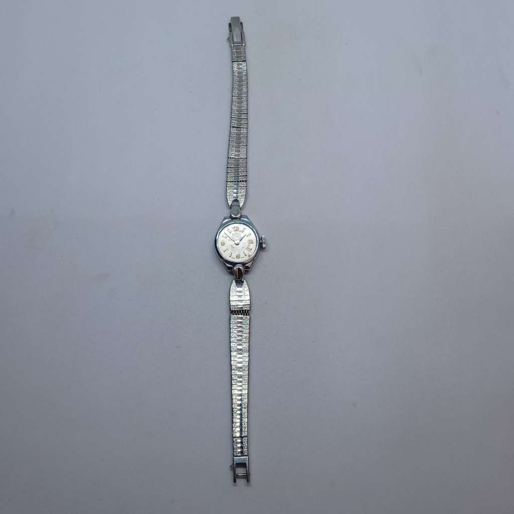 Vintage ROAMER Ladies Watch 17 jewels  / no glass / not working