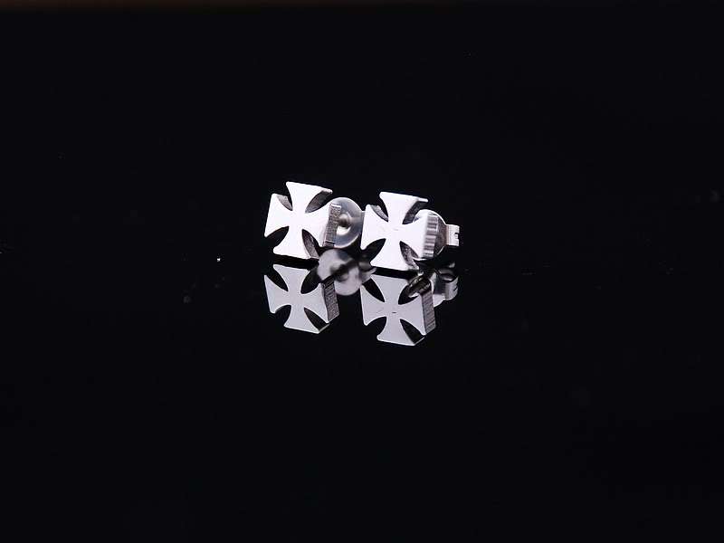 Stunning!! Stainless Steel Unisex Cross Earrings Studs