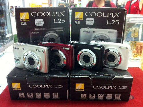 Nikon L25