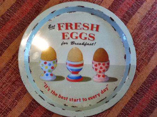 FRESH EGGS TEA TRAY (METAL)