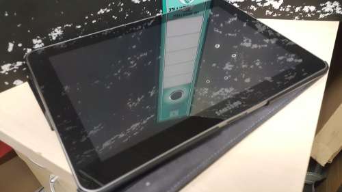 Samsung GT-P5200 + Charger + Cover