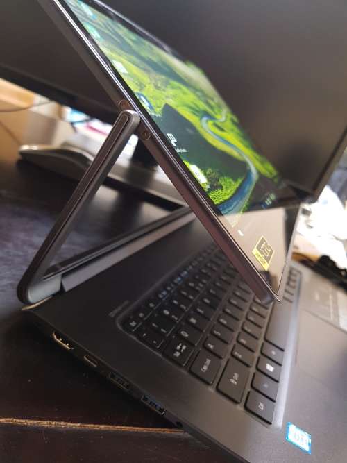Brand New Convertable Acer Aspire R13 6th Gen i5 + Stylus + Sleeve