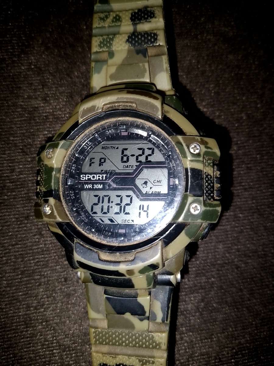 Digital watch
