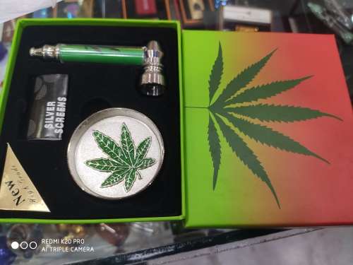 Smoking metal pipe kit For smoking tobacco herb pipes-include grinder