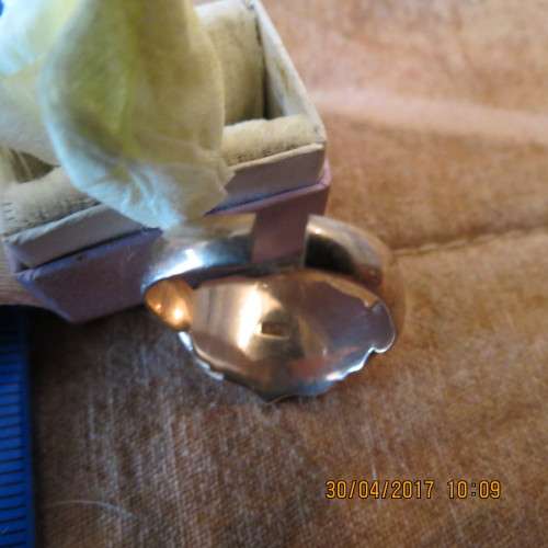 attractive men's 9ct Signet ring, 7.8grams, band cut,  as per photo