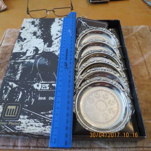 set of silver plated butter plates in box, as per photo