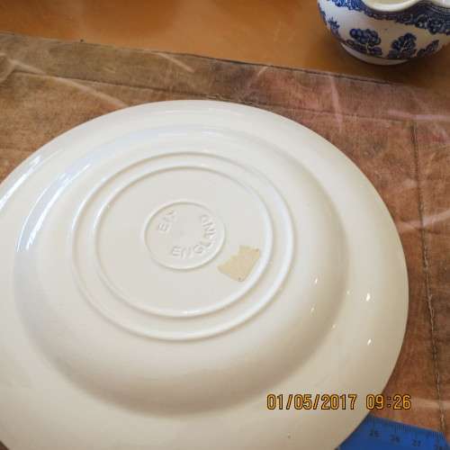 pink Willow pattern  plate Eit England, as per photo