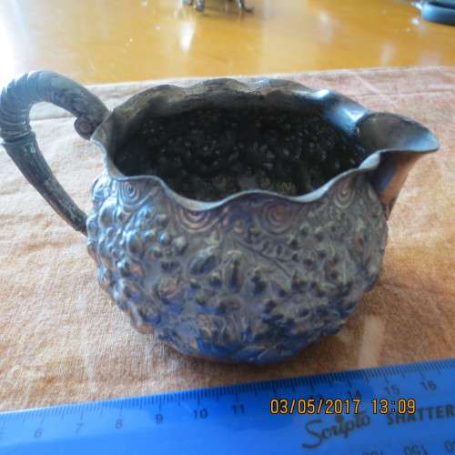beautiful milk jug, silver plated, made in America, Reed & Barton 1299, as per photo