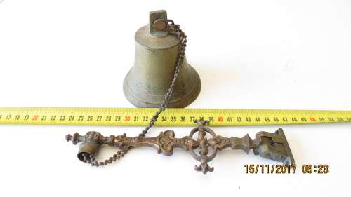 antique brass bell, with bracket, bell 10cm high and 10cm diameter, as per photo