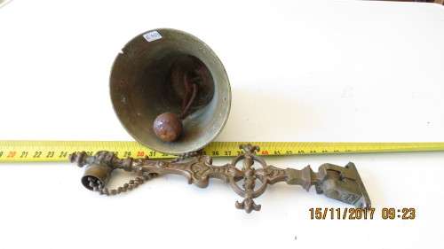 antique brass bell, with bracket, bell 10cm high and 10cm diameter, as per photo