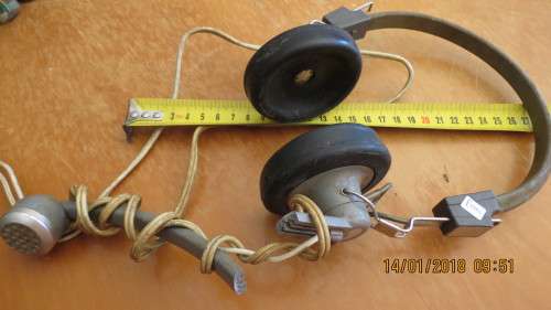 Radio head phones and mike, arm to mike broken, as per photo