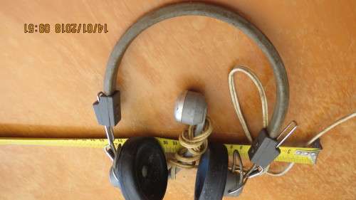 Radio head phones and mike, arm to mike broken, as per photo