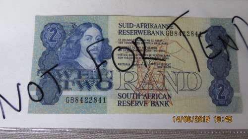 South African R2 banknote, in excellent condition, as per photo