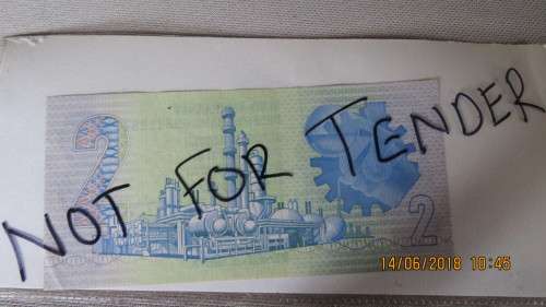 South African R2 banknote, in excellent condition, as per photo