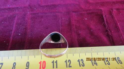 9ct Gold and Onyx Masonic ring, 3.2 grams, as per photo