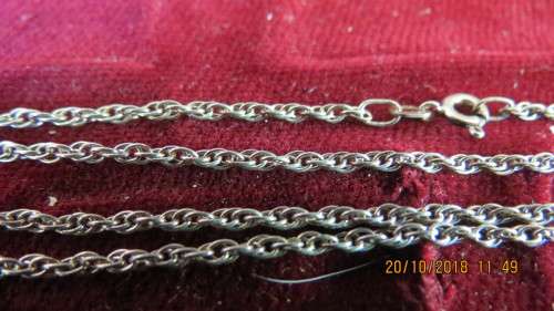 silver chain, 70cm, 5.6 grams, as per photo