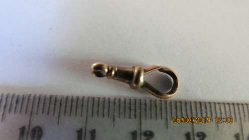 9ct gold clasp for watch chain, 0.9grams, 1.8cm in length, as per photo