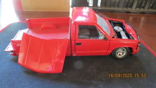 Redbox NO 68004/5 bakkie 454, wheel missing, as per photo