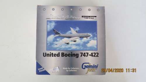 Gemini Jets Boeing 747 - 422  Diecast model 1:400 scale, as per photo