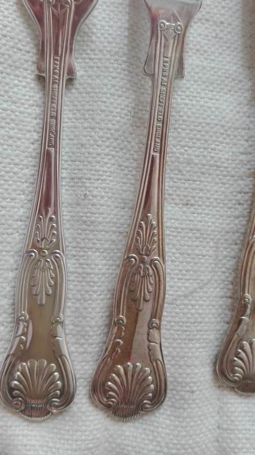 set of 6 fish knives and forks, Kings pattern, silver plated, in excellent condition, as per photo