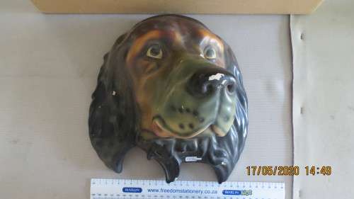 ceramic dogs head, for hanging on the wall, 24.5cm diameter, very attractive,....., as per photo
