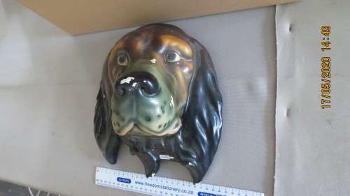 ceramic dogs head, for hanging on the wall, 24.5cm diameter, very attractive,....., as per photo